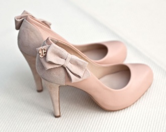 Różowe buty do ślubu