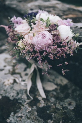 Bukiet do ślubu z lawendowymi piwoniami Bukiet do ślubu z lawendowymi piwoniami