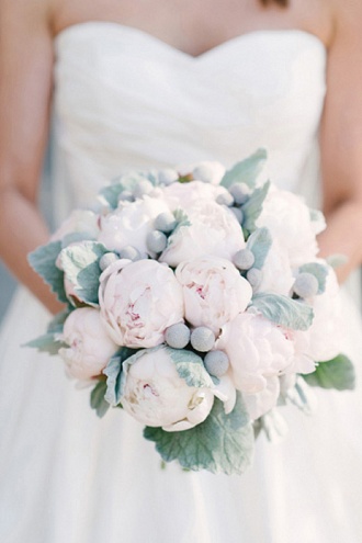 Bukiet ślubny z białych piwonii Bukiet ślubny z białych piwonii