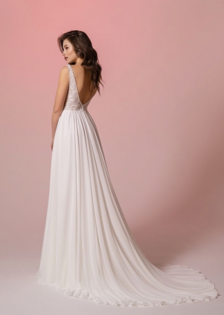 Plecy sukni ślubnej wycięte w literę V Plecy sukni ślubnej wycięte w literę V