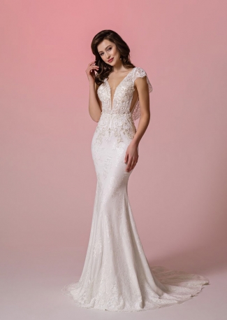 Koronkowa suknia ślubna rybka z bogato zdobioną górą i koronkowymi rękawkami Koronkowa suknia ślubna rybka z bogato zdobioną górą i koronkowymi rękawkami