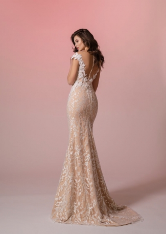 Koronkowa pastelowa suknia do ślubu Koronkowa pastelowa suknia do ślubu