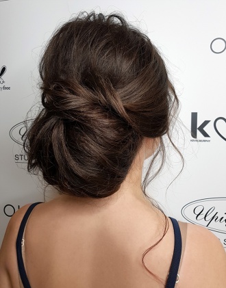 Modne upięcie włosów do ślubu Modne upięcie włosów do ślubu