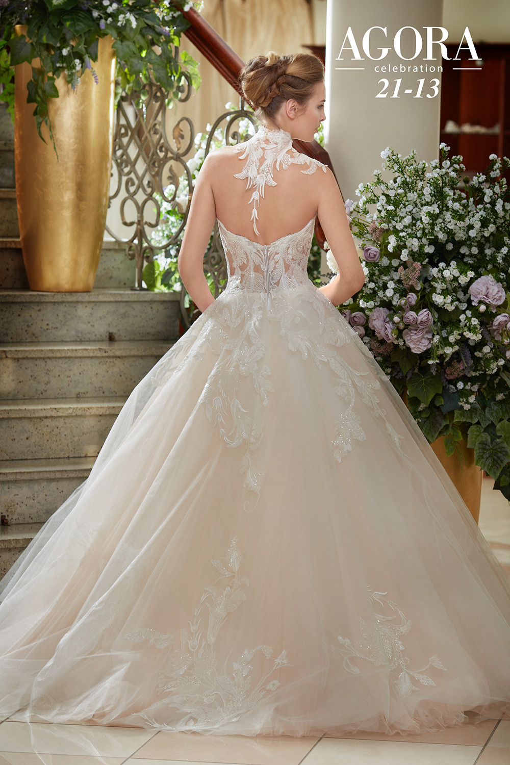 Romantyczna, pastelowa suknia do ślubu typu princessa