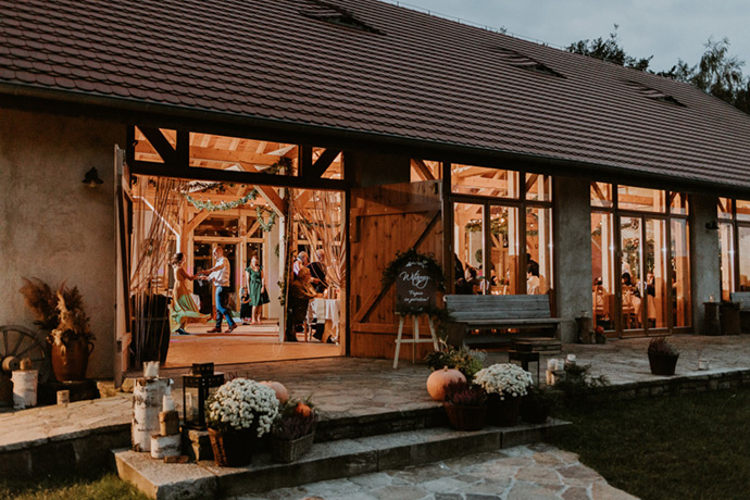 Nowoczesna stodoła weselna na Dolnym Śląsku