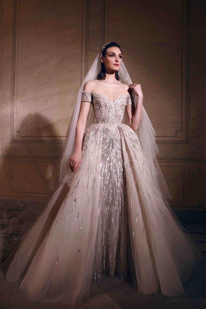 Suknia ślubna princessa ze srebrzystymi aplikacjami Zuhair Murad 2023